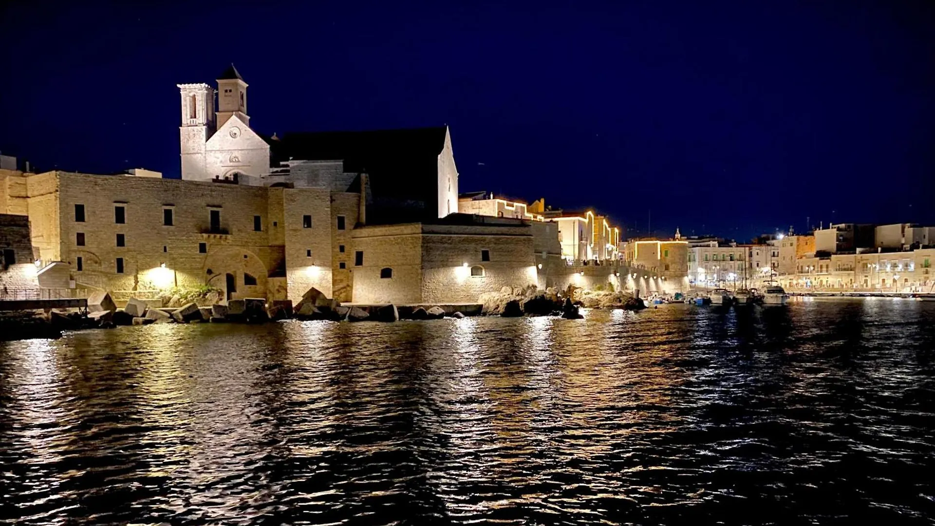 Apartament Dimora Nel Palazzo Ducale With Private Parking Giovinazzo