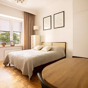 Komfortowy W Scislym Centrum Warszawy Comfortable In The Very Center Of Apartament Warszawa